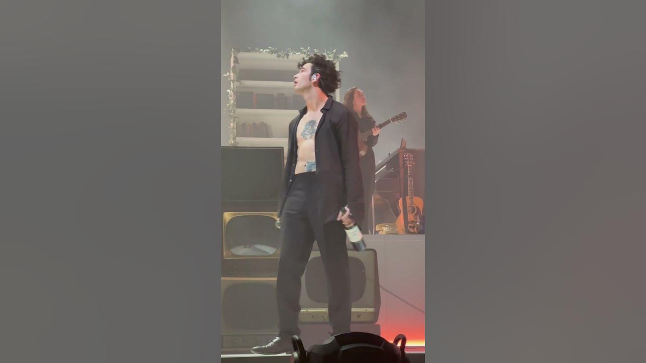 The 1975 - Robbers live in London