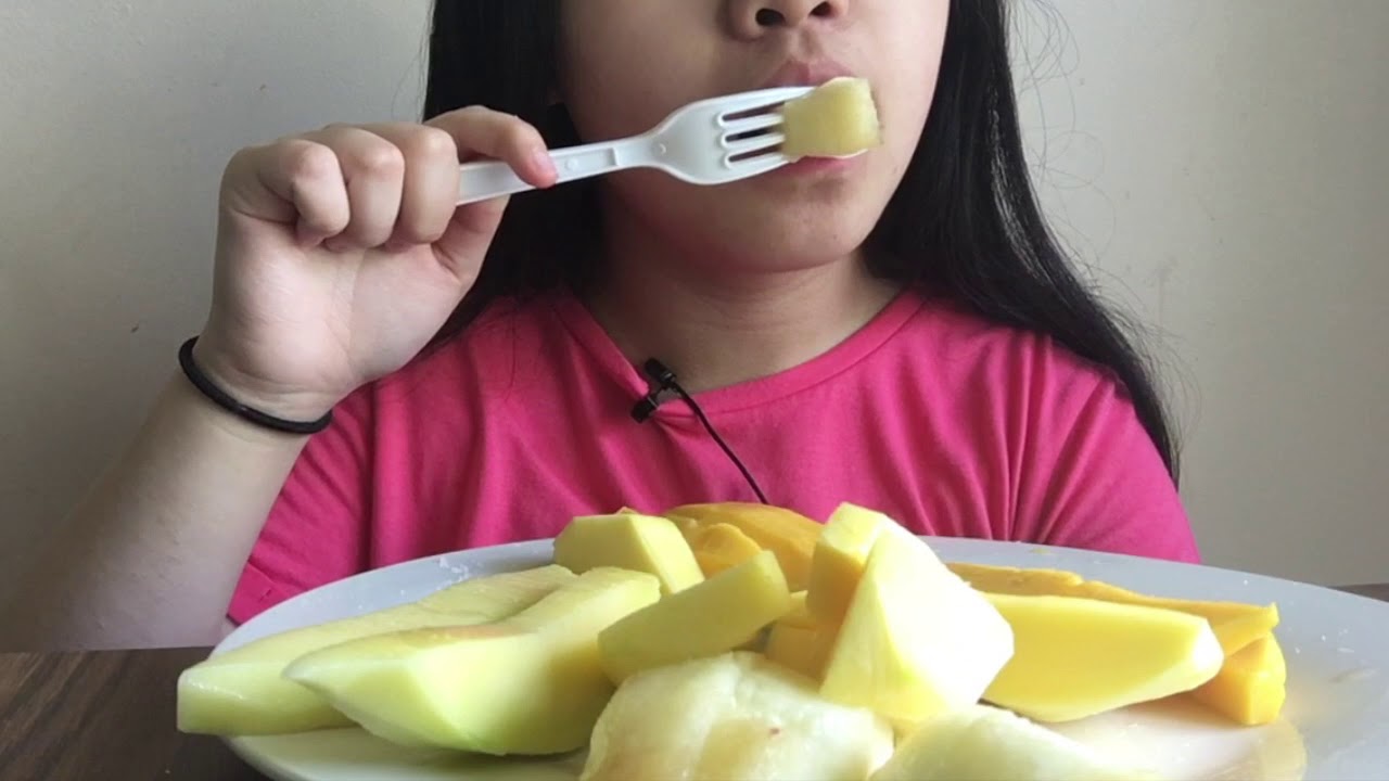 ASMR Eating different kinds of Fruits [Eating Sounds] - Luna's ASMR