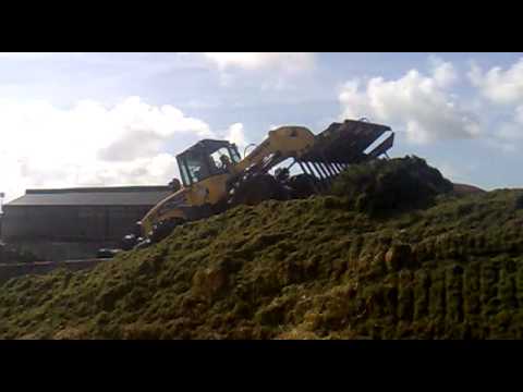 Maurice Leahy Agri at silage in Causeway tipping load and pit work