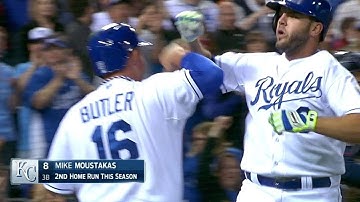 MIN@KC: Moustakas drives a two-run homer to right