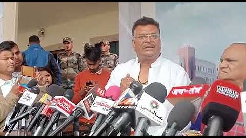 #Ramnavmi में #DJ बजवाने के लिए #BJP विधायक #Manish Jaiswal ने फाड़ा कुर्ता।