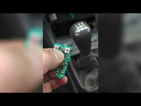 Fixing the remote alarm on a Volvo V40 - Part 1