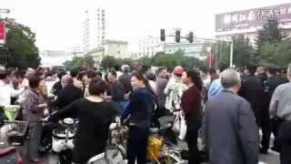 大陸百姓堵路抗議共匪建設「PX」化工廠