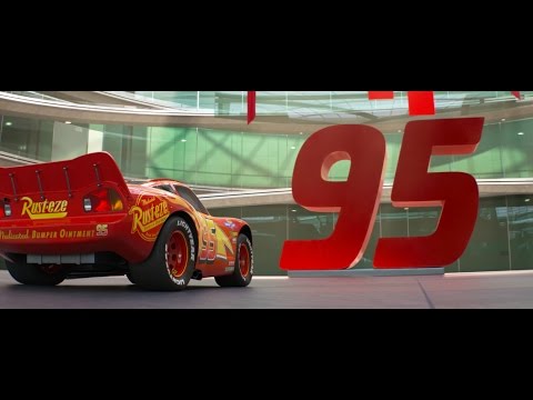 Cars 3 &quot;Lightning Strikes&quot; Extended Look