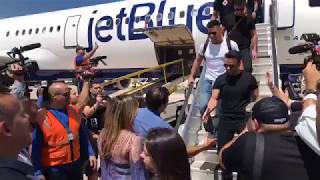 Ricky Martin, Luis Fonsi,Nicky Jam, Chayanne chegam em Puerto Rico.