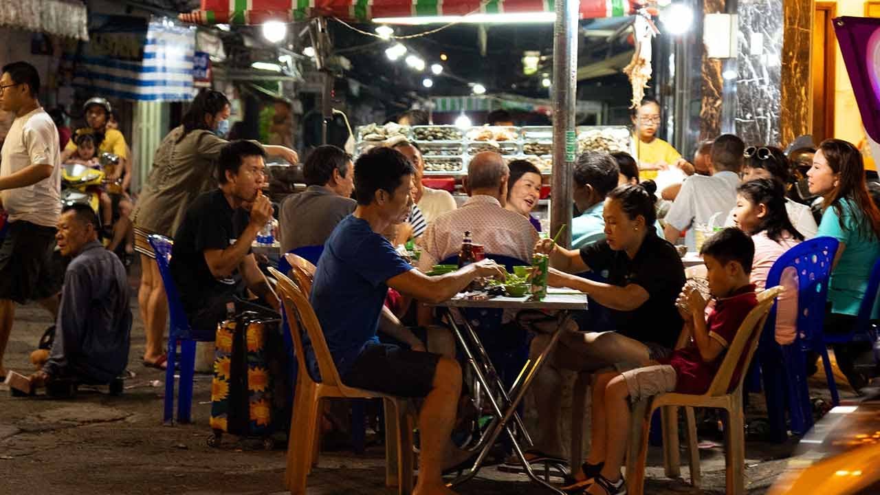 ho chi minh top 10 Update New {PILOT EPISODE!} Top 10 BEST Street Food in Vietnam - Ho Chi Minh City!!!