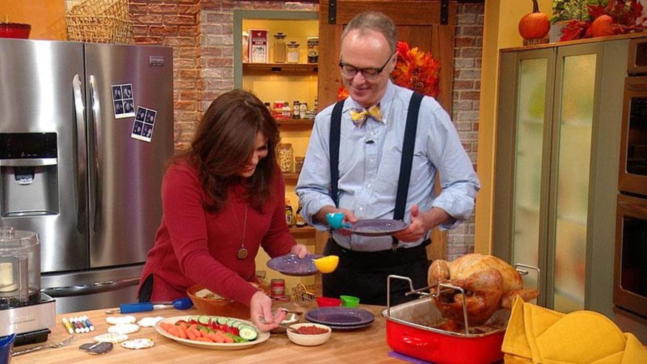 5 Must-Have Gadgets To Make Thanksgiving More Fun | Rachael Ray Show