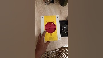 Comparing two sizes of 63 amp isolators. EUROPA  VS SCAME 63A 3P+N #ROTARY #ISOLATOR 