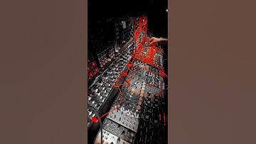 Some #noiseengineering sounds with #moog labyrinth #techno #analogtechno #eurorack #modularsynth
