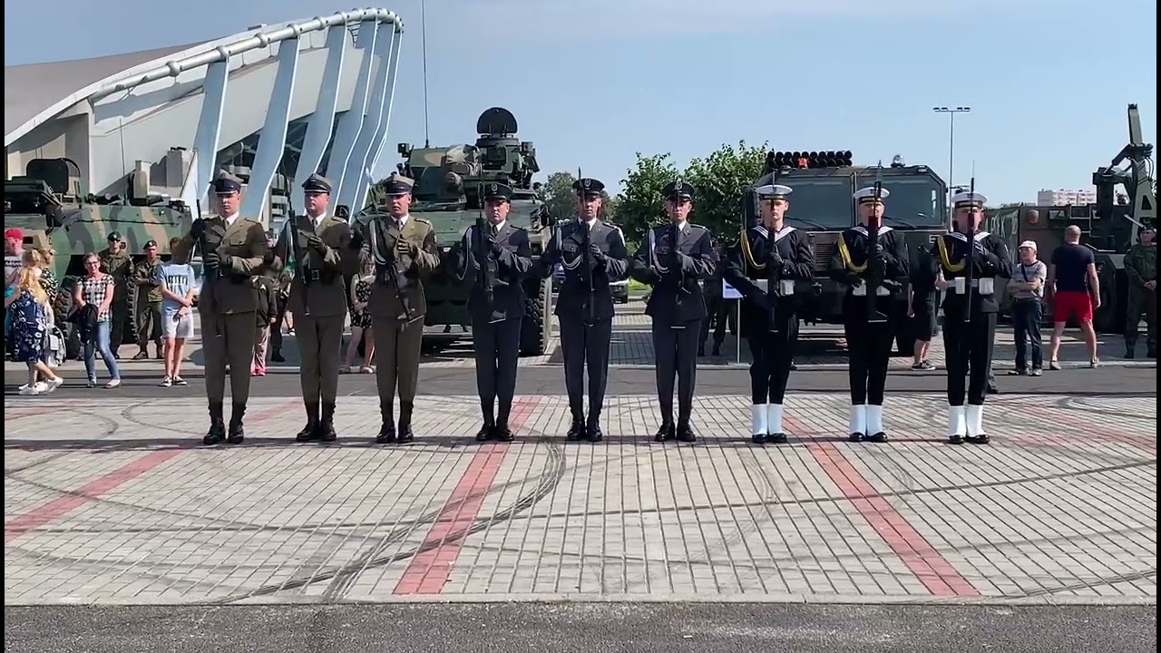 Musztra Paradna - Żołnierze Pułku Reprezentacyjnego WP