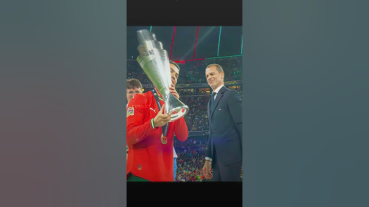 Portugal Players VS Trophy 🤣