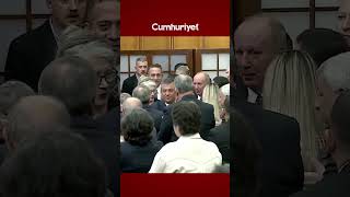 Özgür Özel CHP grup toplantısına Emine Ülker Tarhan ve Muharrem İnce ile geldi