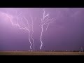 Instants dorages  coups de foudre ascendants sur parc olien  01  upwards lightning windfarm