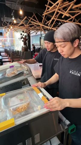 Ken shows you how Frozen Ramen is made! 🍜