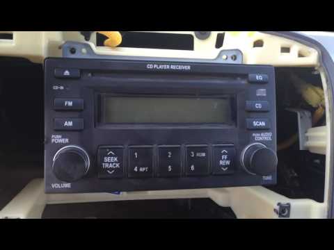 Cambiar el stereo  reproductora a una Kia Sedona LX 2006