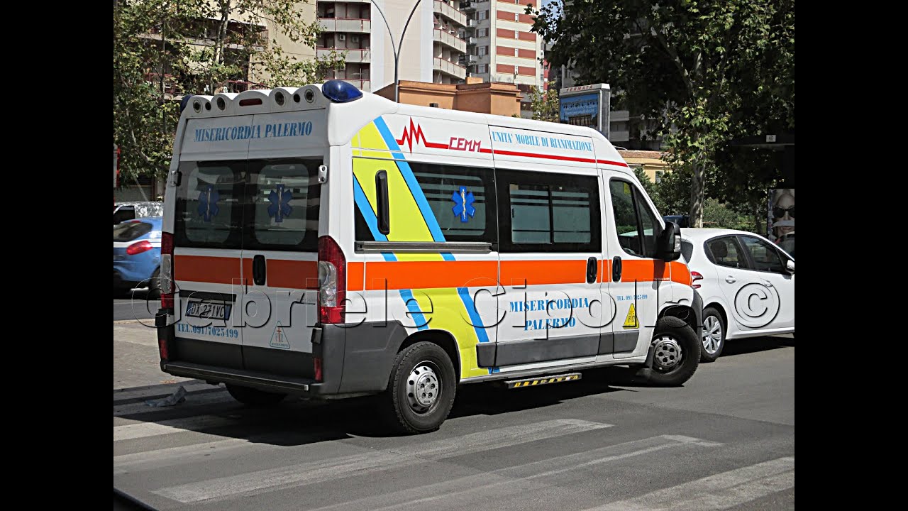 [HD - Sirena Ambulanza] 21x Ambulanze in Sirena-Emergenza!/21x Ambulances Emergency Responding Siren