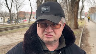 This ordinary Russian uncle is very unhappy that Putin&#39;s opposition is being oppressed