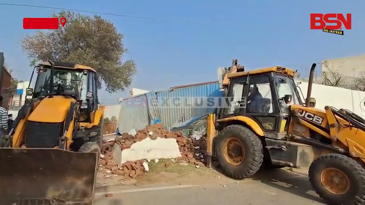 स्टे से पहले कुख्यात अपराधी सोनू राठी की कोठी जमकर गरजे टाइगर के बुलडोजर, देखें पूरा वीडियो