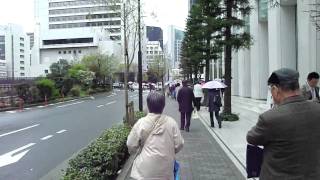 Walking to Shinbashi Enbujo.MP4 by Samuel Leiter 153 views 14 years ago 1 minute, 56 seconds