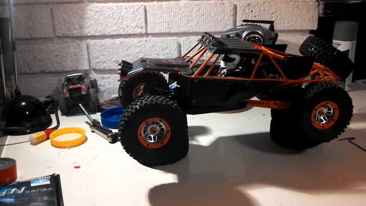 Vaterra Twin Hammers - Custom paint and light kit - YouTube