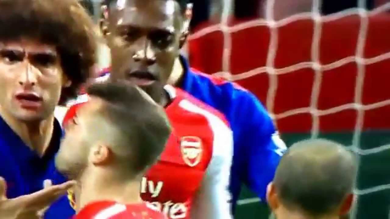 Fellaini says "WHAT THE FUCK?" to ref