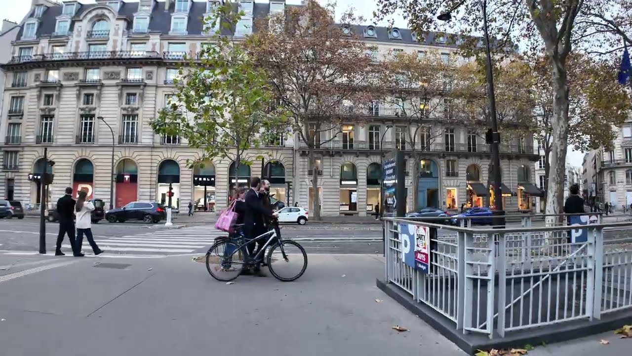 Paris Life in Motion – Street Walk Experience