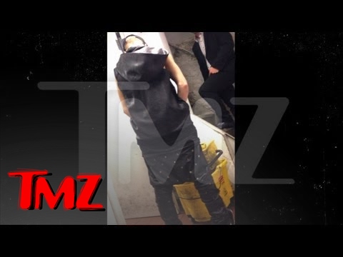 Justin Bieber Pees in Restaurant Mop Bucket [Full Video] | TMZ
