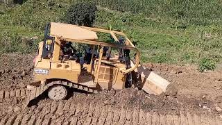 CAT D6R XL Bulldozer operators are more focused on repairing roads