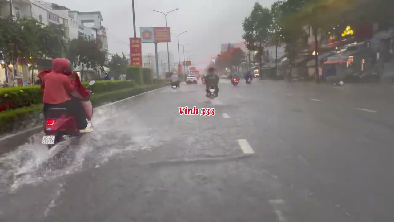 Mưa lớn ngập nhiều tuyến đường tại Cần Thơ. Chiều ngày 25 tháng 5, 2025