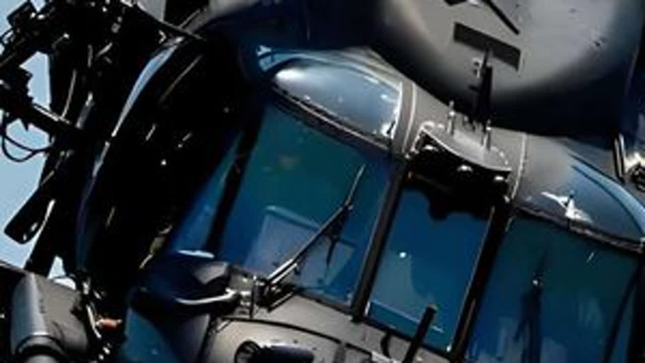 看看黑鹰通用直升机全新升级的重型武装直升机，战斗力独步天下！#黑鹰直升机 #军事科普 #军事科技 #军迷发烧友