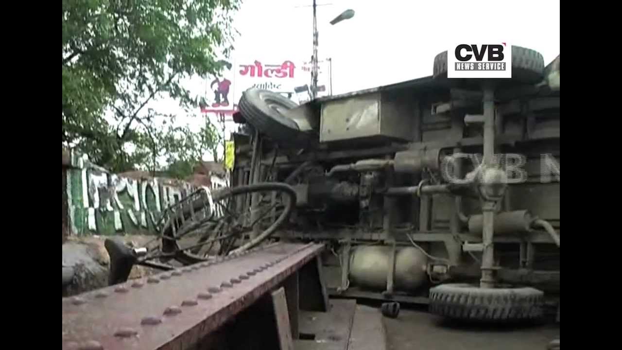 SIX INJURED IN KANPUR ROAD ACCIDENT