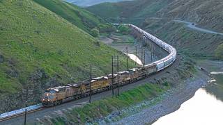 Scenic Burnt River Canyon & Oregon/ Idaho Snake River Crossing [Clip]