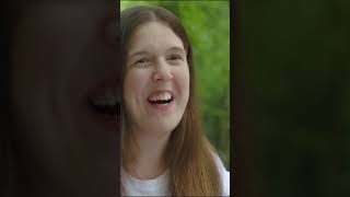 If Theres One Thing Gen Z Need Its Rosie Jones Singing With A Ukulele 