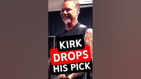 JAMES HETFIELD REACTION WHEN KIRK HAMMETT DROPS HIS PICK  #METALLICA #shorts