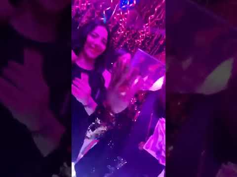 قلي ميحبش مصريه مادقشي طعم الحنيه وقلولي خد حنيه من البنت المغربية