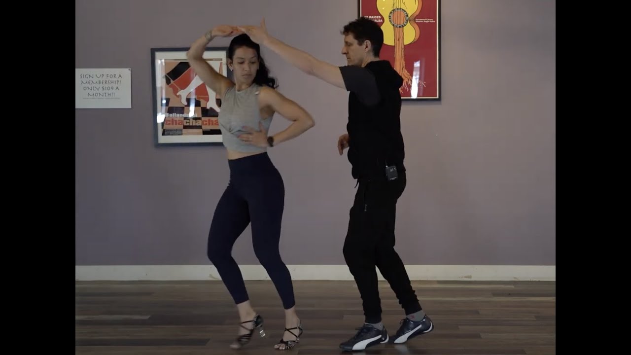 On2 Salsa beginner. Cross body lead. Right turn. Partner work.