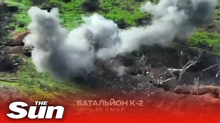 Ukrainian rocket launcher hits Russian soldiers hiding in dugout