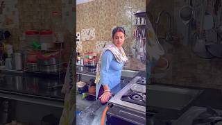 ऐसा दिमाग़ जब लगातीं हूँ पति होते है ख़ुश 🥰 | House Cleaning Vlog #minivlog #shorts #viralshorts