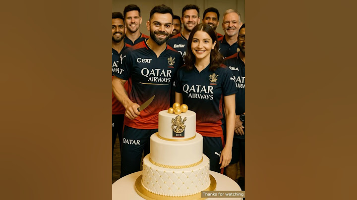 Virat Kohli & Anushka Sharma Celebrate IPL Win with Cake Cutting! 🏆🎂