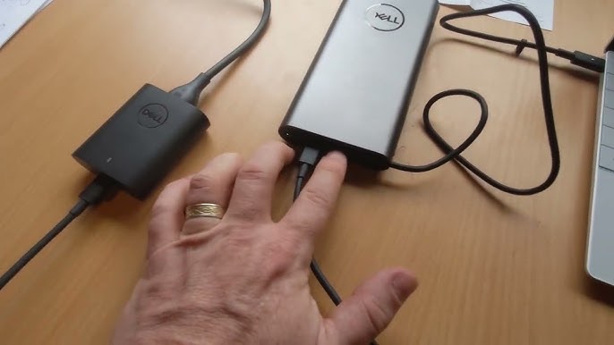 læder Wade Forslag Charge Two Devices at Once - Dell Hybrid Adapter & Power Bank USB-C | The  Good Guys - YouTube