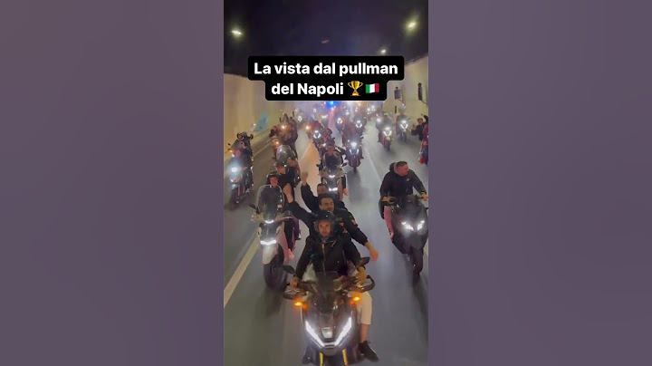I tifosi del Napoli accompagnano il pullman della squadra di ritorno da Torino #napoli #scudetto