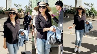 Punjab Kings Owner Preity Zinta Spotted At Mumbai Airport