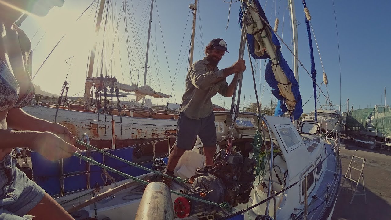 Filling holes in Fibreglass and Rigging for Lifting – Free Range Sailing Ep 68