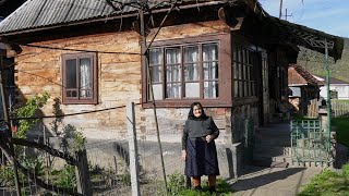Grandma makes 500 year old hashbrown recipe in a Carpathian mountain village.