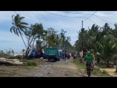 Diterjang Angin dan Ombak Besar, Puluhan Kapal Nelayan di Seunudon Porak Poranda