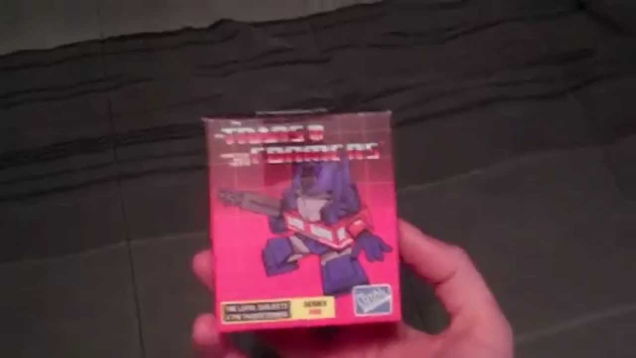 Transformers Loyal Subjects Vinyl Figure Opening 5