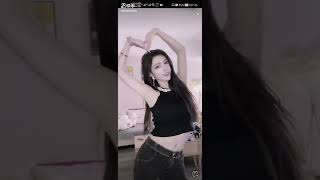 抖音彼德小奶兔大摆锤热舞
