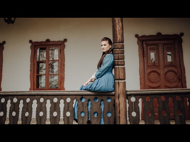 Mihaela Tabură  și Orchestra  Lăutarii - VIAȚĂ, VIAȚĂ 🛑Official Video 2021 class=