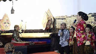 Download Lagu Live Wayang Kulit Ki Mulyono PW - Lakon Wahyu Godo Inten. Bt. Uncek Sanusi dkk. MP3 Download Lagu Live Wayang Kulit Ki Mulyono PW - Lakon Wahyu Godo Inten. Bt. Uncek Sanusi dkk. MP3