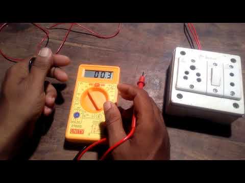 वीडियो: बिजली की आपूर्ति पर वोल्टेज कैसे मापें